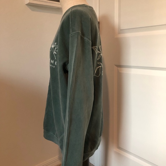 Comfort Colors “She” Sweatshirt - Picture 3 of 6